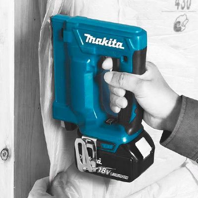 Makita Staplers