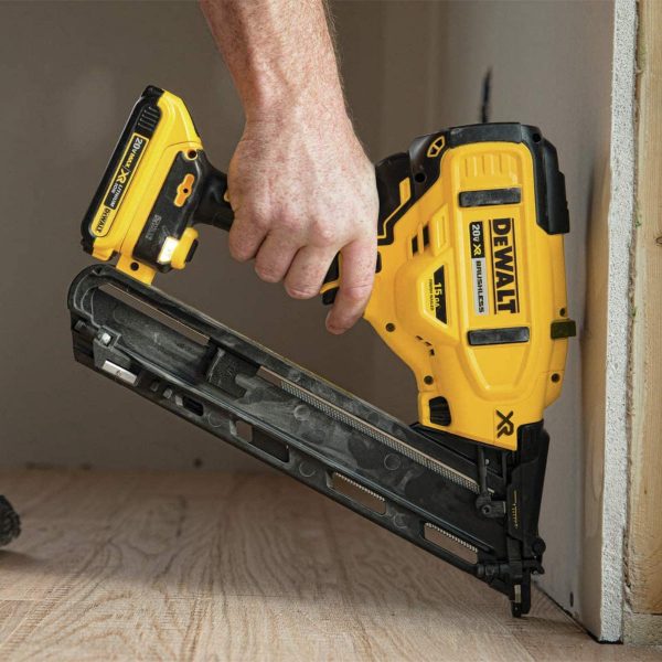 DeWalt DCN650N XR 18V Cordless Brushless Li Ion 15G Finish Nailer Body Only